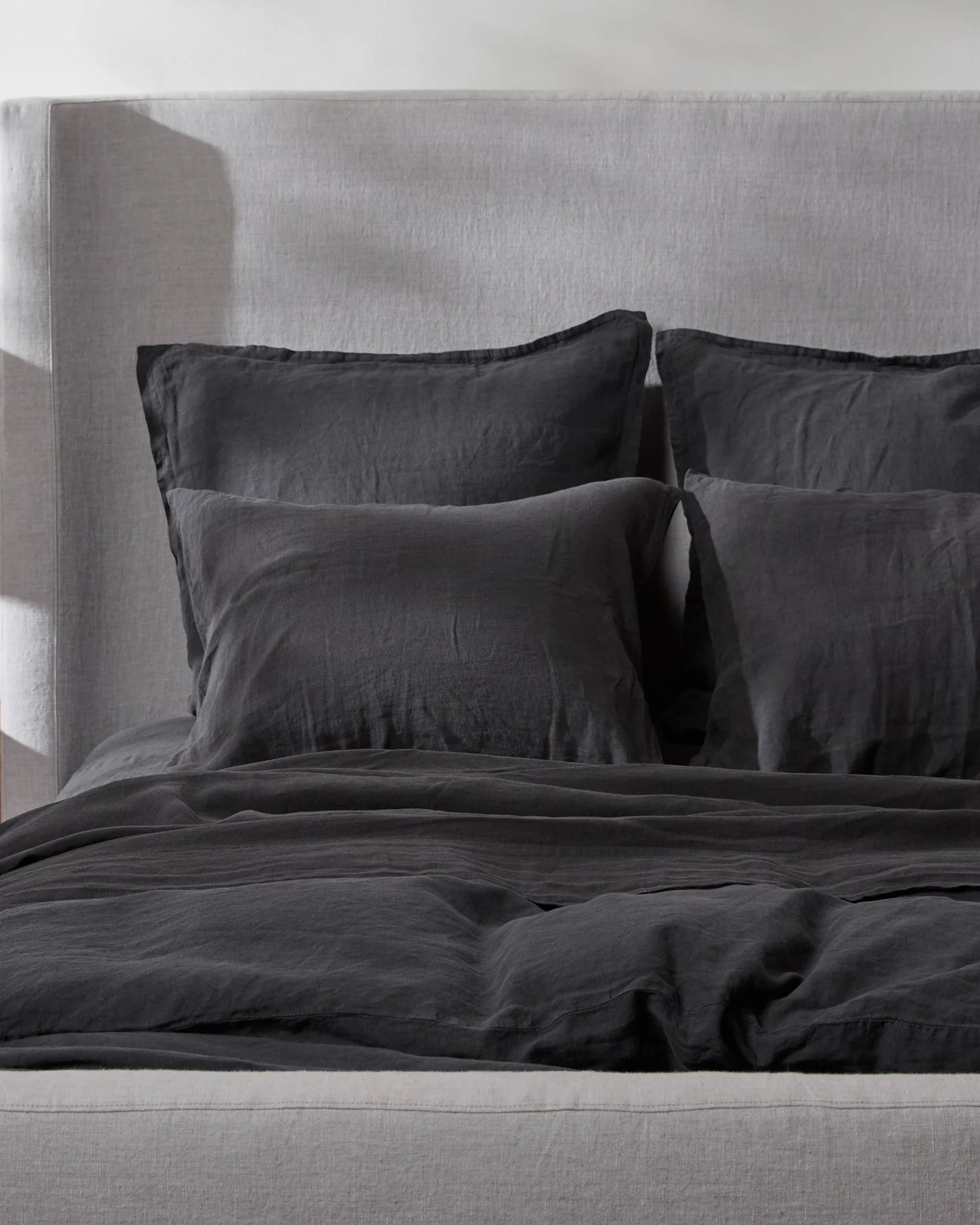 Coal Linen Pillowcase Set