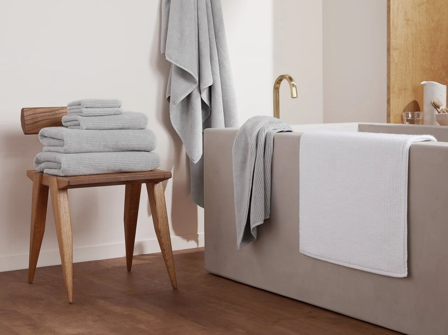 White Soft Rib Tub Mat